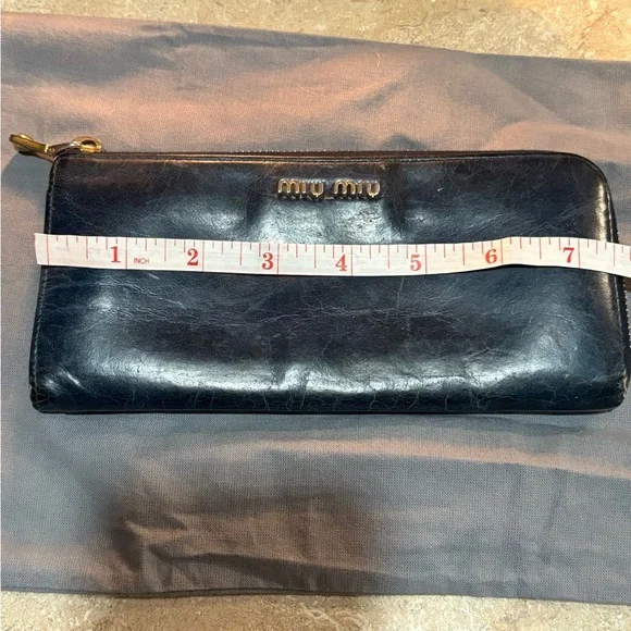 Miu miu wallet with dust bag. - Picture 13 of 14